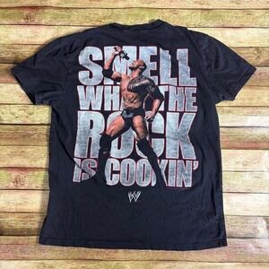 "SMELL WHAT THE ROCK IS COOKIN' Hollister Co xWWE The Rock graphic tee. Item 325